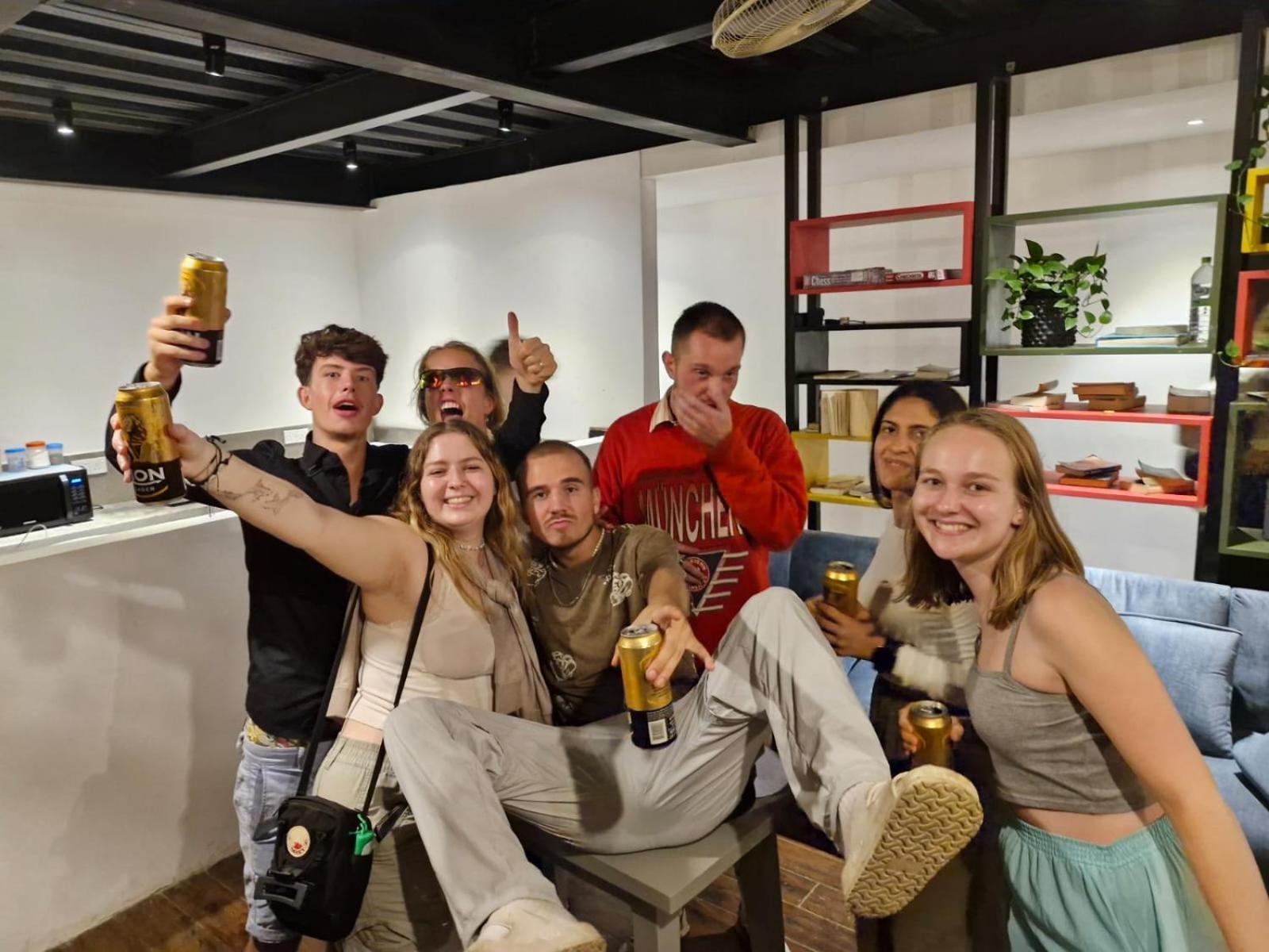 Hangover Hostels Ела Екстериор снимка