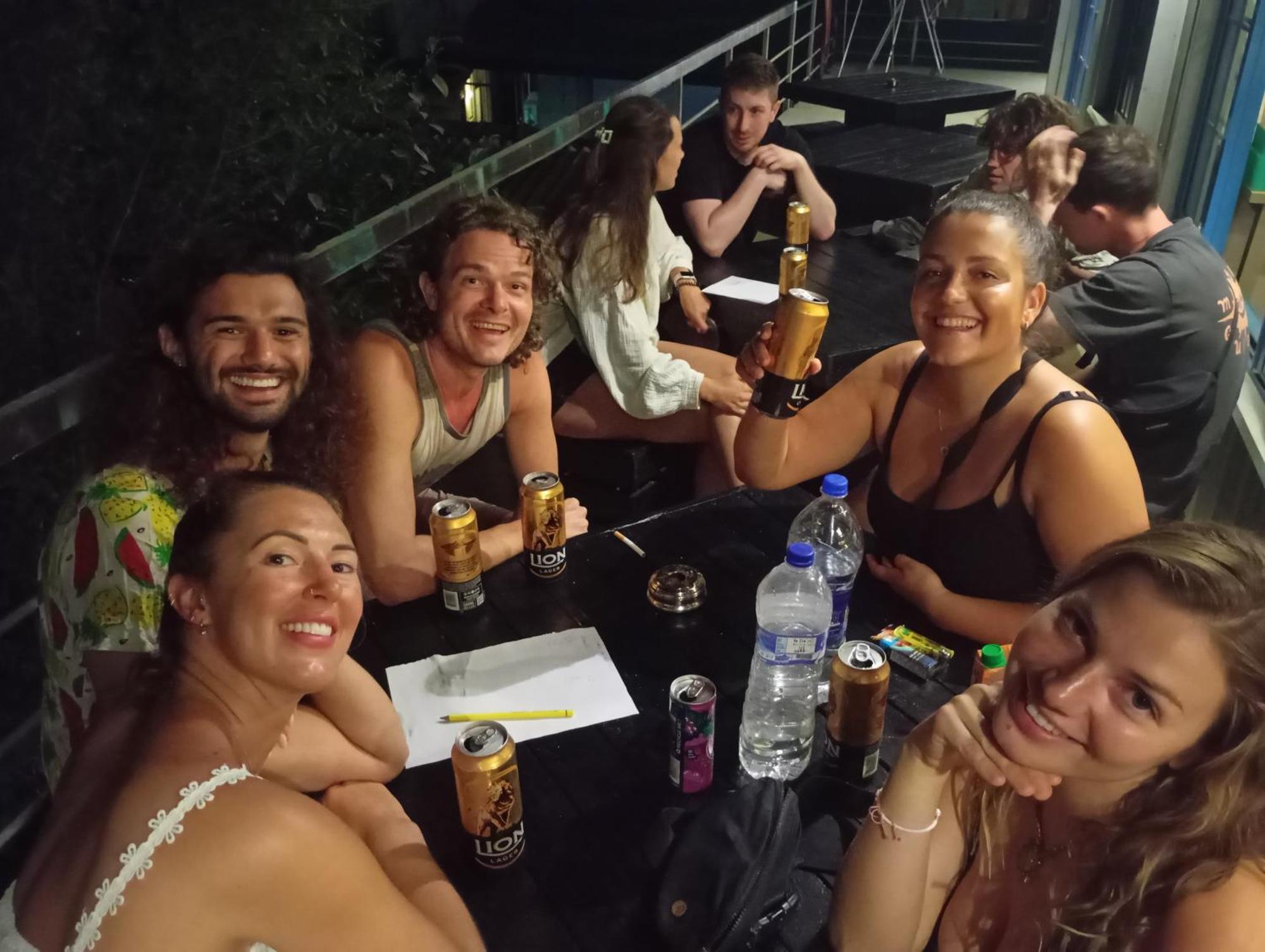 Hangover Hostels Ела Екстериор снимка