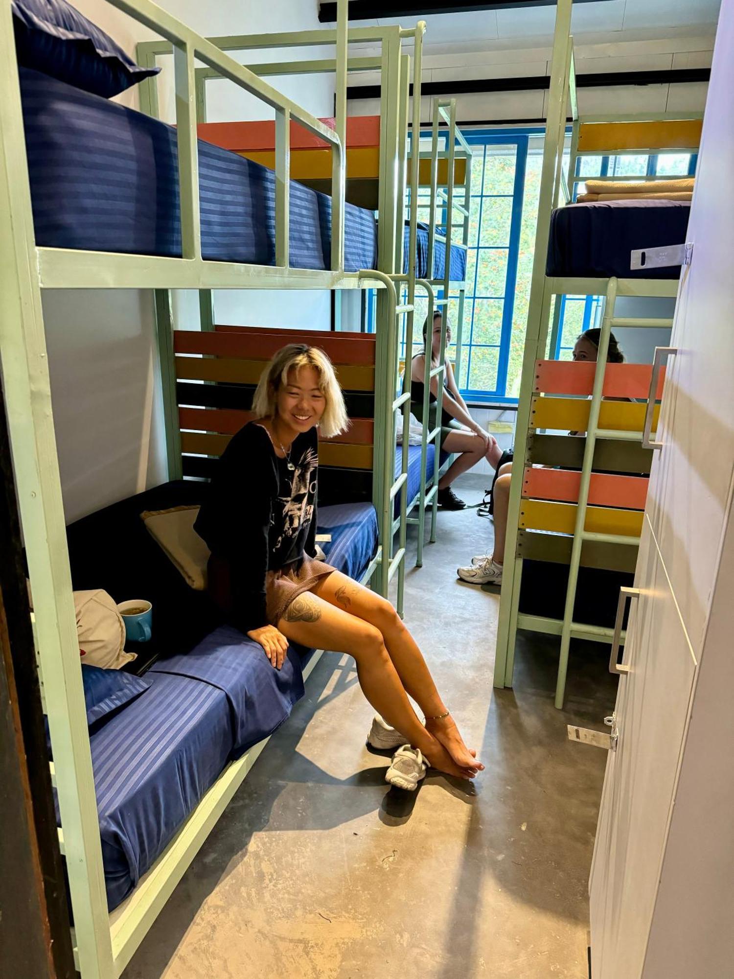Hangover Hostels Ела Екстериор снимка