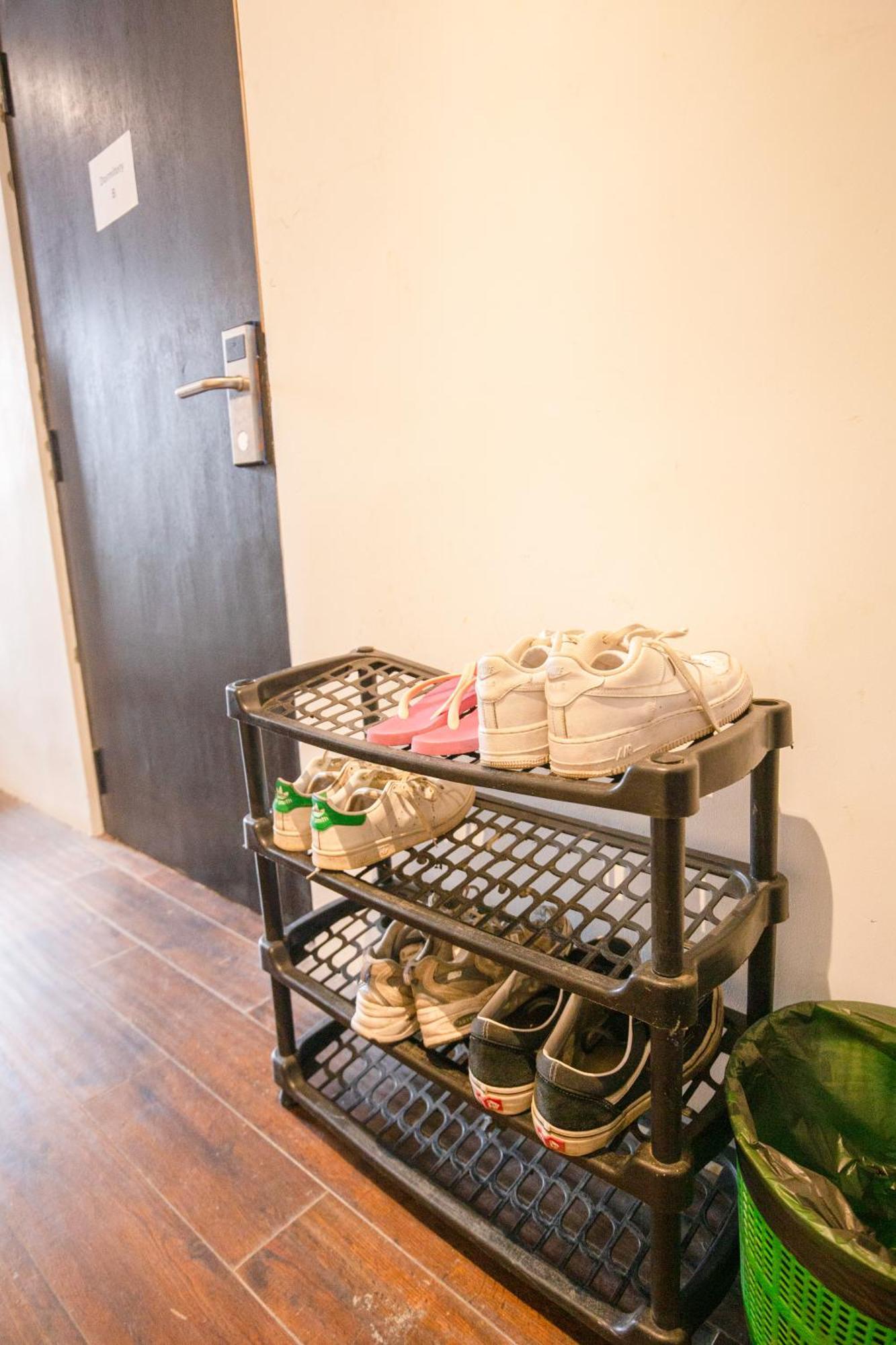 Hangover Hostels Ела Екстериор снимка