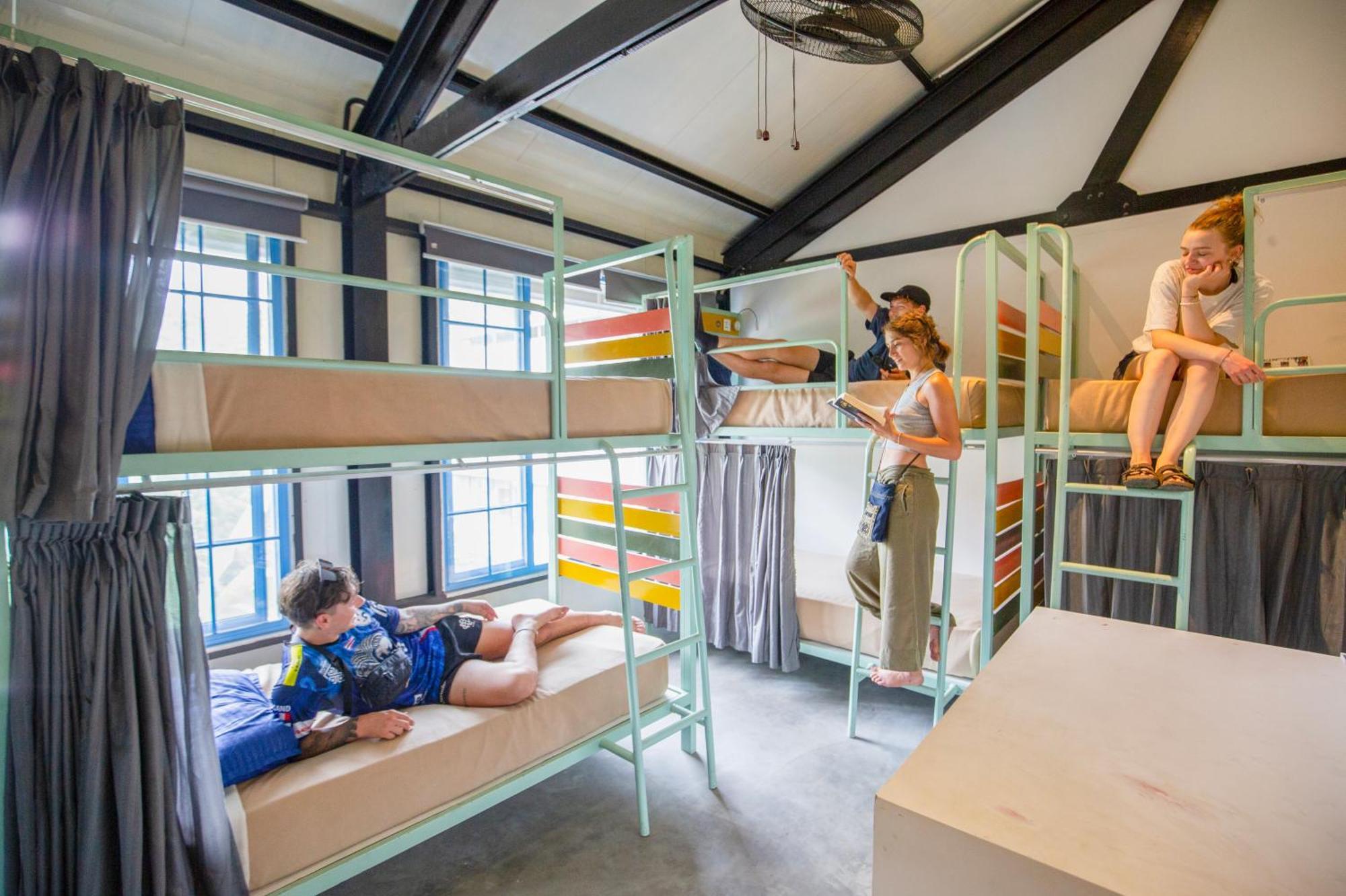 Hangover Hostels Ела Екстериор снимка